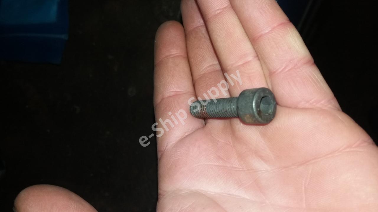 Block Fuel System Junction (Maxi  1095664), 05104711