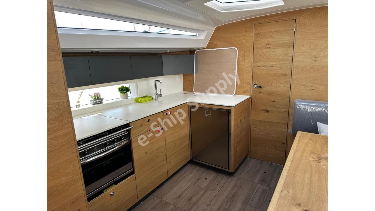 Sıfır Yelkenli Tekne ELan i43 Emsallerinin çok altında Fırsat Teknesi